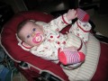 Elya dans sa chaise, dans son transat et sur le PC - 006 * 1024 x 768 * (115KB)